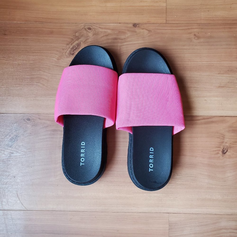 New Torrid Sandals 7W